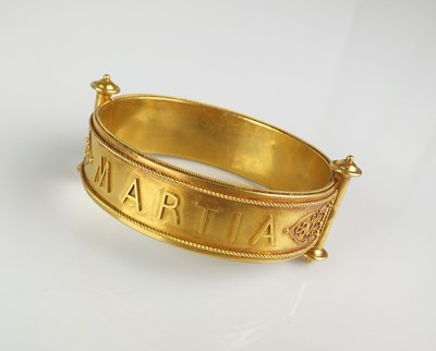 Lot 59 - A mid-19th century Grand Tour hinged bangle