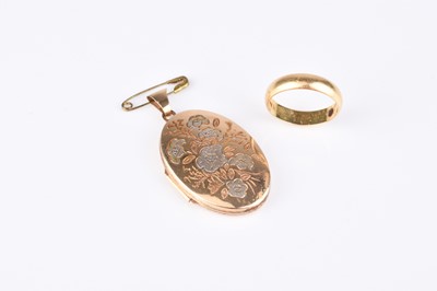 Lot 74 - An 18ct gold wedding band and a 9ct gold locket