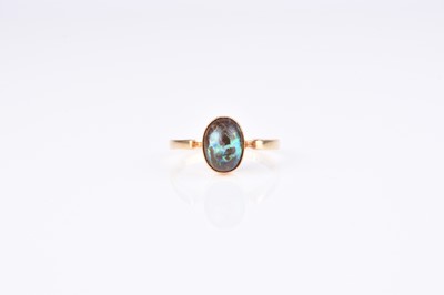 Lot 138 - An early 20th century 18ct gold boulder opal ring