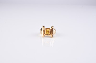 Lot 101 - A single stone citrine ring