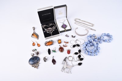 Lot 54 - A collection of silver jewellery and costume jewellery