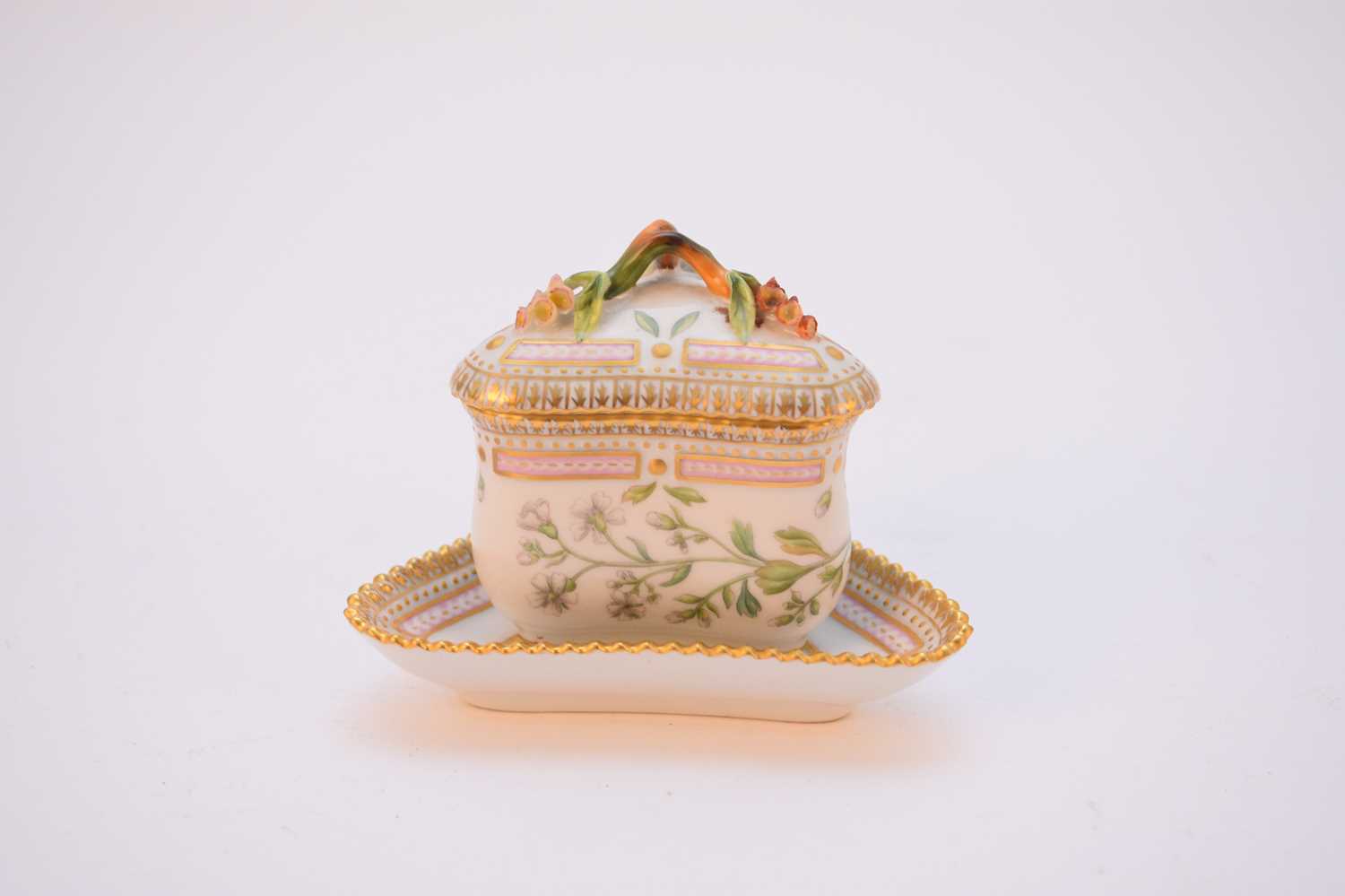 Lot 583 - Royal Copenhagen 'Flora Danica' custard cup and cover, dated 1936
