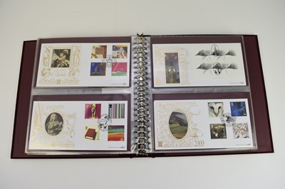 Lot 351 - A massive collection of covers housed in 21 albums and with some loose