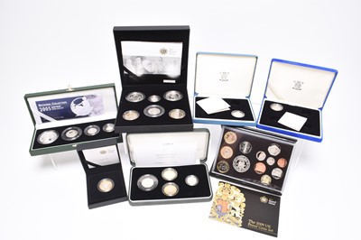 Lot 210 - A small collection of UK commemorative coinage comprising