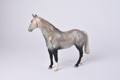 Lot 563 - Beswick Grey Roan Hunter horse
