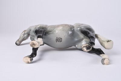 Lot 563 - Beswick Grey Roan Hunter horse