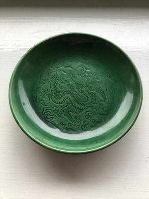 Lot 16 - A Chinese Langyao type green glazed dragon dish, probably Kangxi
