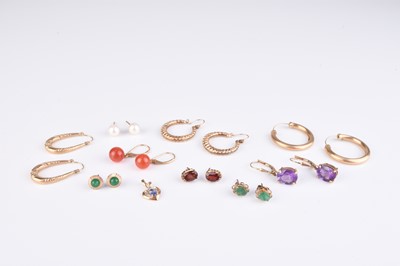 Lot 214 - A collection of earrings