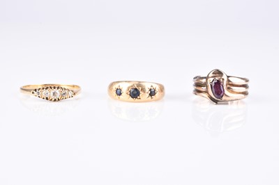 Lot 154 - Three stone set rings