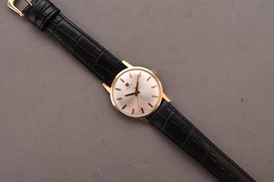 Lot 327 - Tissot: A gentleman's 18ct gold wristwatch