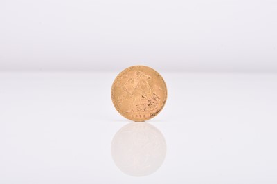 Lot 196 - Victoria - 'Old head' sovereign dated 1900