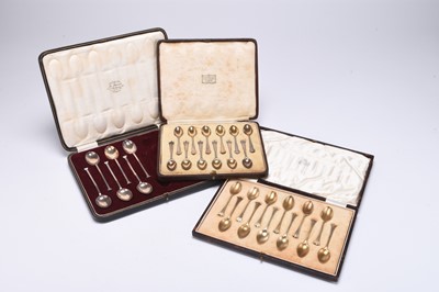 Lot 93 - A cased collection of spoons