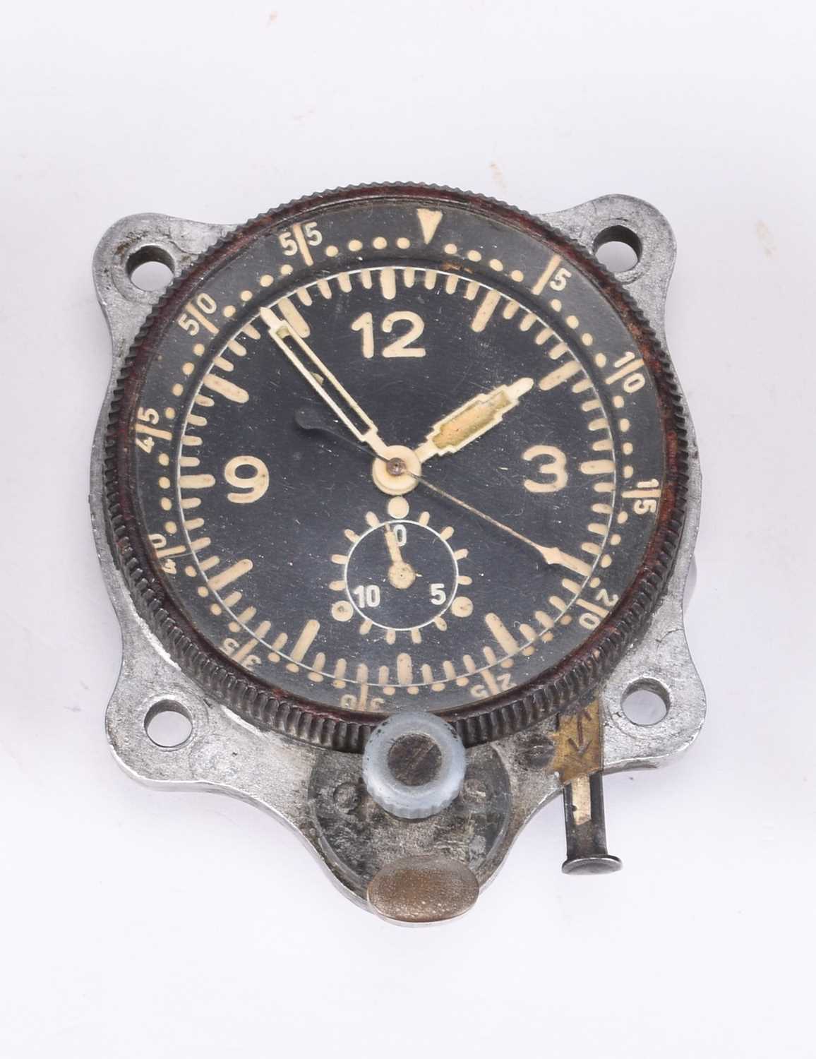 Lot 118 - German WW2 Luftwaffe cockpit clock