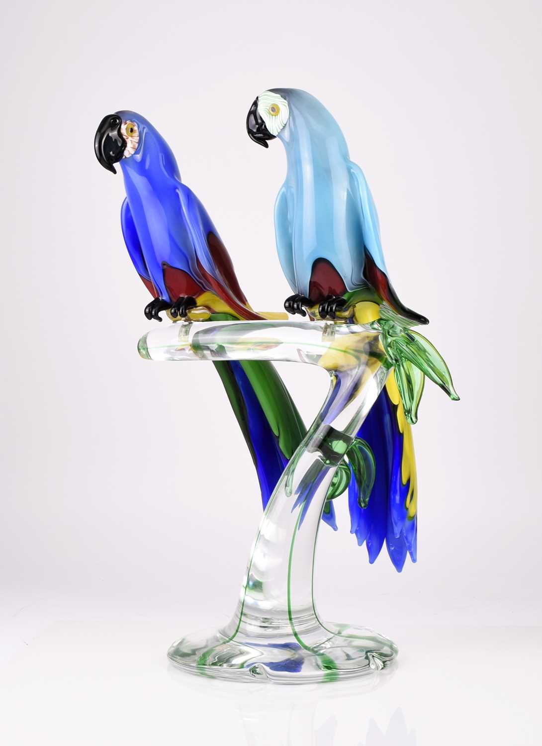 Lot 12 - A large Murano sculpture of two Macaws designed by Oscar Zanetti