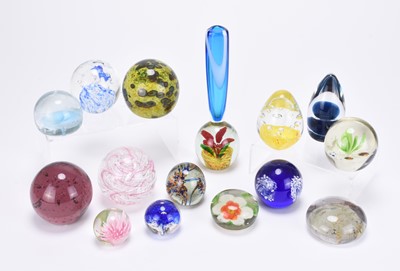 Lot 251 - A collection of vintage and modern paperweights