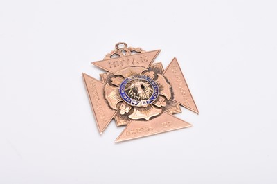 Lot 223 - Edward VII yellow metal and blue enamel Maltese cross engraved