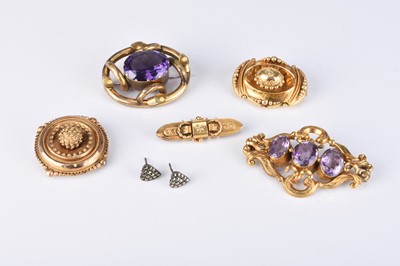 Lot 197 - Five 19th century brooches