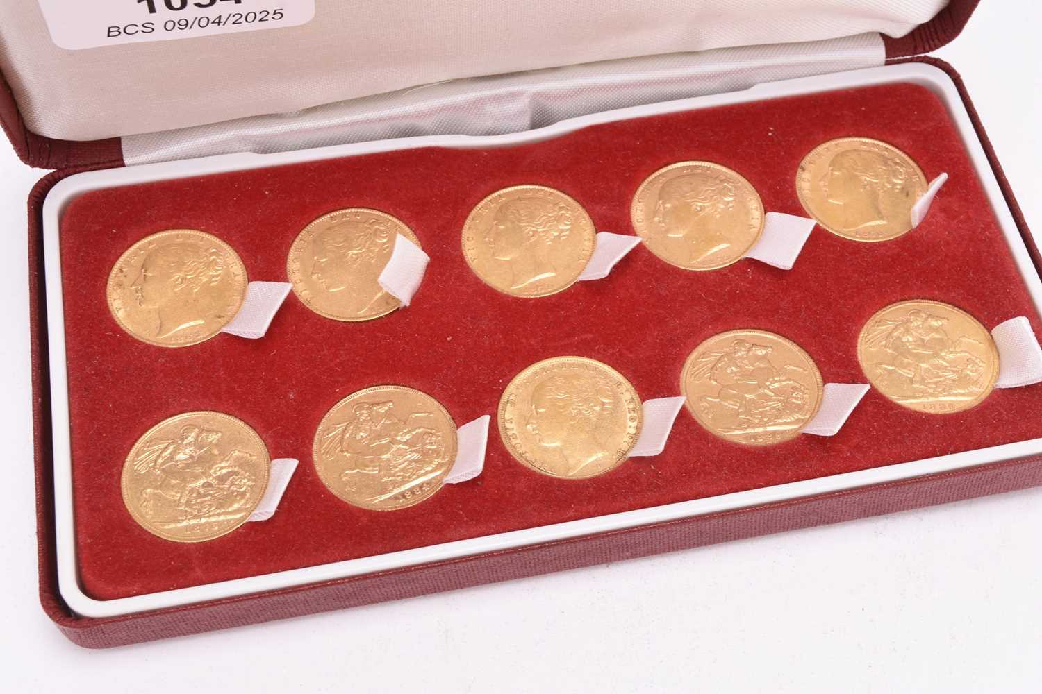 231 - A case containing ten gold Queen Victoria sovereigns