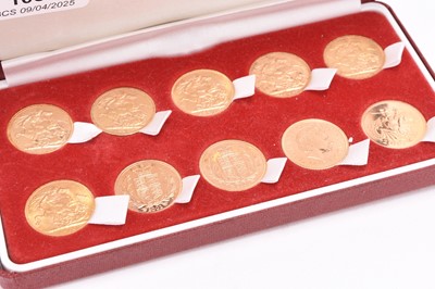 Lot 232 - A case containing ten gold sovereigns