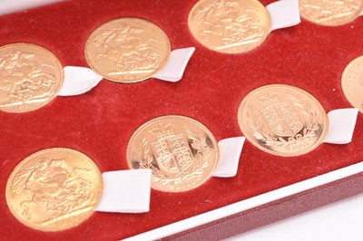 Lot 232 - A case containing ten gold sovereigns