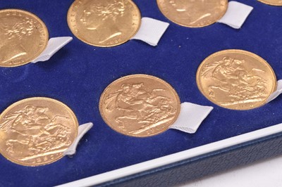 Lot 233 - A case containing nine gold sovereigns