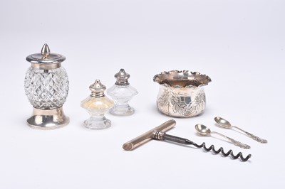 Lot 8 - A small collection of silver