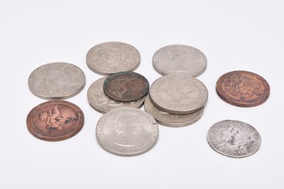 Lot 192 - A small assorted collection of silver, cupro-nickel, copper and bronze coinage comprising