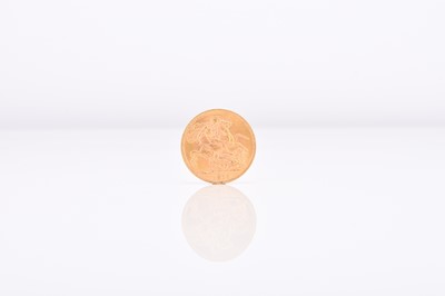Lot 199 - George V sovereign dated 1911