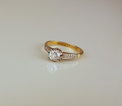 Lot 342 - A single stone old cut diamond ring