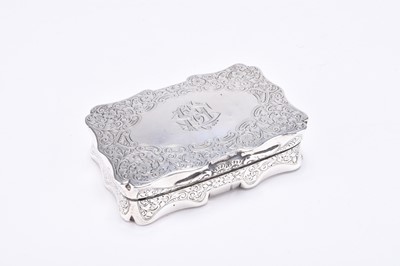 Lot 39 - A Victorian silver snuff box