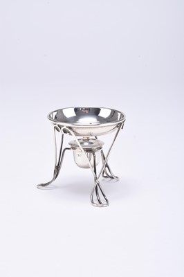 Lot 117 - An Edwardian small silver brandy warmer on stand