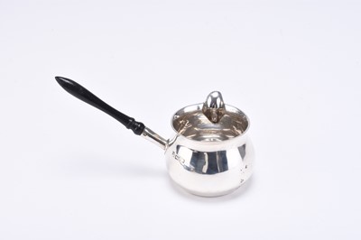 Lot 117 - An Edwardian small silver brandy warmer on stand