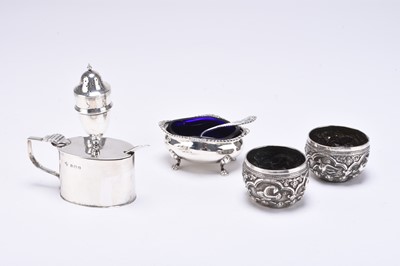 Lot 21 - A collection of cruets