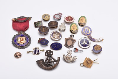 Lot 224 - A large assorted collection of badges and collar badges comprising