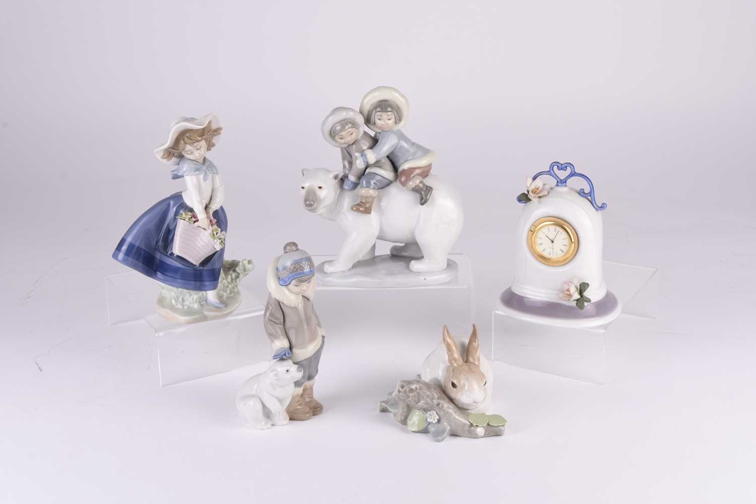 Lot 118 - A group of ten Lladro porcelain figures