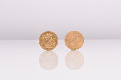 Lot 255 - Two George V sovereigns dated 1915 and 1926 (SA)