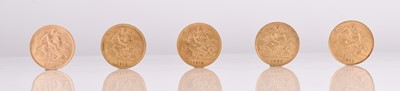 Lot 256 - A small collection of five half sovereigns comprising
