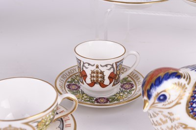 Lot 96 - A mixed lot including Royal Crown Derby, Limoges and Royal Collection mugs