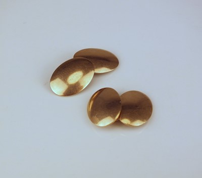 Lot 187 - A pair of 9ct gold plain polished oval cufflinks