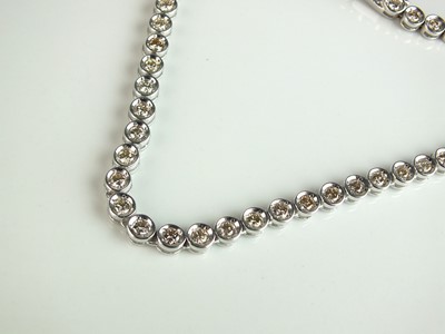 Lot 170 - A diamond set necklace