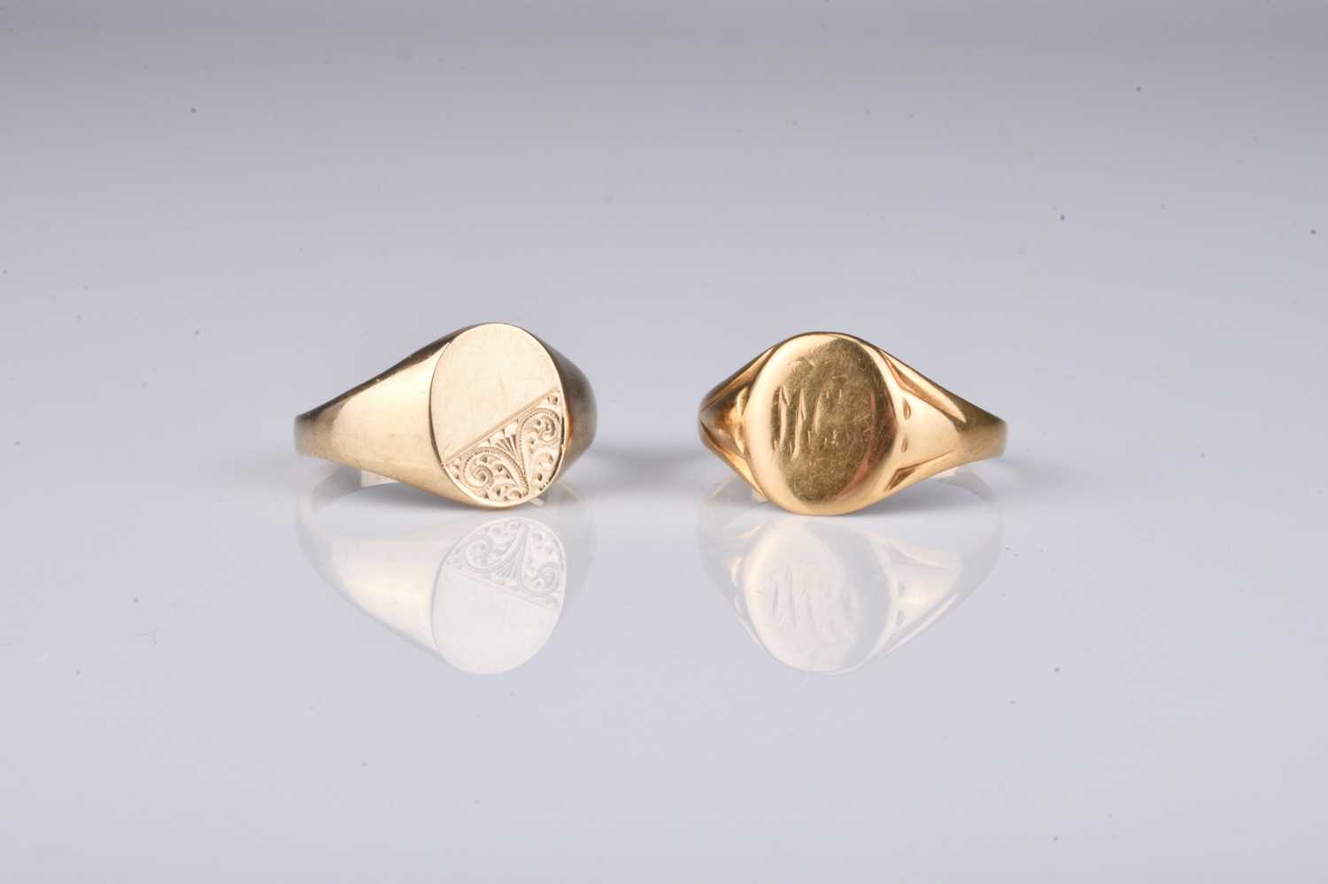 Lot 304 - Two signet rings