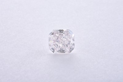 Lot 334 - An unmounted loose fancy coloured diamond
