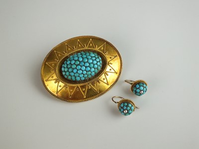 Lot 193 - A turquoise brooch and earring set