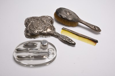 Lot 46 - A small collection of silver
