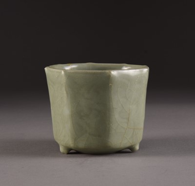 Lot 86 - A Chinese Longquan celadon planter, Ming Dynasty
