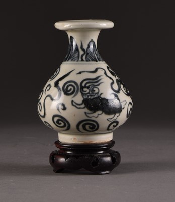 Lot 32 - A Chinese blue and white vase, Ming Dynasty