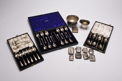 Lot 127 - A small collection of silver