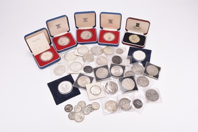 Lot 221 - UK and foreign silver and cupro-nickel coinage