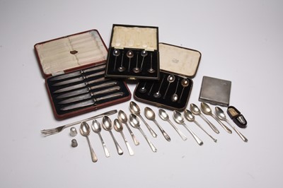 Lot 87 - A small collection of silver