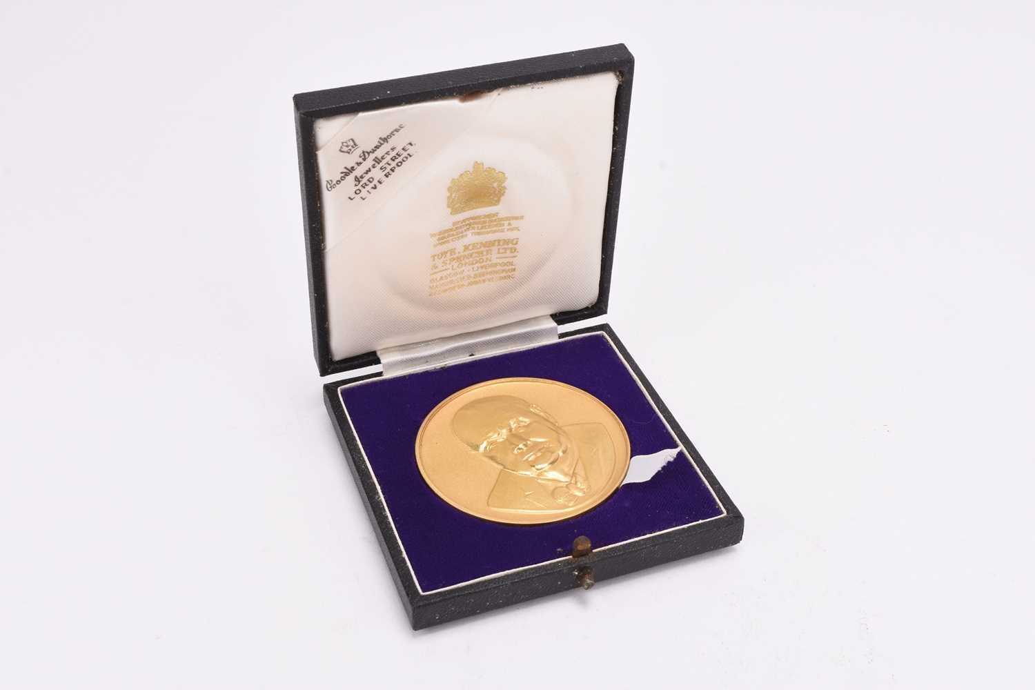 332 - Limited edition 22ct gold Winston Churchill commemorative medal